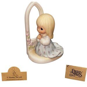Precious Moments Vintage 1985 Girl Figurine "O Worship the Lord" with Box